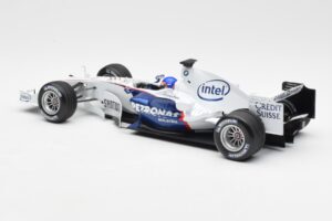 BMW Sauber F1.06 #17 J. Villeneuve F1 2006 Minichamps 1:18 100060017 Metalli — kuva 5 / 6
