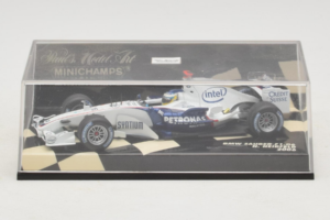 BMW Sauber F1.06 #16 N. Heidfeld BMW Sauber F1 Team 2006 Minichamps 1:43 400060016 Metalli — kuva 4 / 5
