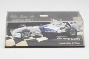 BMW Sauber F1.06 #16 N. Heidfeld F1 2006 Minichamps 1:43 400060086 Metalli — kuva 4 / 5