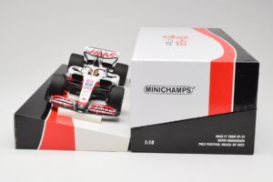 Haas VF-22 #20 K. Magnussen Pole Position Brazil GP 2022 Minichamps 1:18 147222120 Metalli — kuva 6 / 7