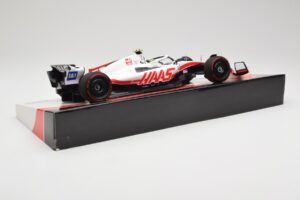 Haas VF-22 #47 M. Schumacher Bahrain GP 2022 Minichamps 1:18 147220147 Metalli — kuva 3 / 7