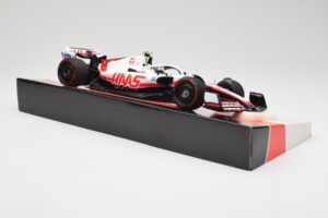 Haas VF-22 #47 M. Schumacher Bahrain GP 2022 Minichamps 1:18 147220147 Metalli — kuva 4 / 7