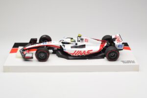 Haas VF-22 #47 M. Schumacher Bahrain GP 2022 Minichamps 1:18 147220147 Metalli