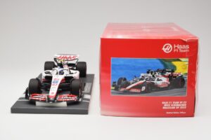 Haas VF-22 #47 M. Schumacher Brazilian GP 2022 Minichamps 1:18 117222147 Hartsi — kuva 6 / 7