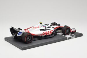 Haas VF-22 #47 M. Schumacher British GP 2022 Minichamps 1:18 117221047 Hartsi — kuva 3 / 7