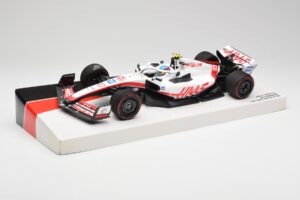 Haas VF-22 #47 M. Schumacher British GP Points 2022 Minichamps 1:18 147221047 Metalli — kuva 2 / 6