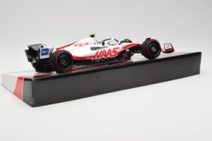 Haas VF-22 #47 M. Schumacher British GP Points 2022 Minichamps 1:18 147221047 Metalli — kuva 3 / 6
