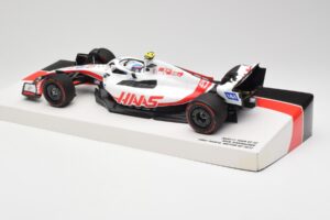 Haas VF-22 #47 M. Schumacher British GP Points 2022 Minichamps 1:18 147221047 Metalli — kuva 5 / 6