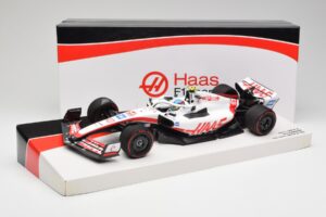 Haas VF-22 #47 M. Schumacher British GP Points 2022 Minichamps 1:18 147221047 Metalli — kuva 6 / 6