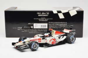 Honda Racing Team RA106 #11 R. Barrichello F1 2006 Minichamps 1:18 100060011 Metalli — kuva 6 / 6