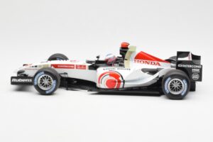 Honda RA106 Honda Racing Team R. Barrichello F1 Showcar 2006 Minichamps 1:18 08MF1-06B-CRB18 Metalli — kuva 3 / 6