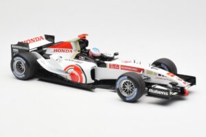 Honda RA106 Honda Racing Team R. Barrichello F1 Showcar 2006 Minichamps 1:18 08MF1-06B-CRB18 Metalli — kuva 4 / 6