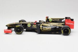 Lotus Renault GP R31 #10 B. Senna F1 2011 Minichamps 1:18 150110079-C1 Metalli — kuva 3 / 7
