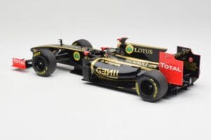 Lotus Renault GP R31 #10 B. Senna F1 2011 Minichamps 1:18 150110079-C1 Metalli — kuva 5 / 7