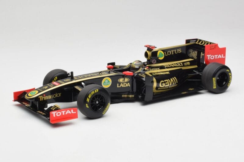 Lotus Renault GP R31 #10 B. Senna F1 2011 Minichamps 1:18 150110079-C1 Metalli