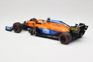 McLaren MCL35M #4 L. Norris Pole Position Russian GP 2021 Minichamps 1:18 530213404 Metalli — kuva 5 / 7