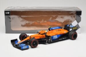 McLaren MCL35M #4 L. Norris Pole Position Russian GP 2021 Minichamps 1:18 530213404 Metalli — kuva 7 / 7