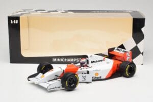 McLaren Ford MP4/8 #7 M. Andretti European GP 1993 Minichamps 1:18 530931827 Hartsi — kuva 6 / 7