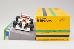McLaren Ford MP4/8 #8 A. Senna Winner Australian GP 1993 Minichamps 1:18 543933838 Metalli — kuva 6 / 7