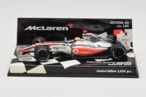 McLaren Mercedes MP4-24 #1 L. Hamilton Showcar 2009 Minichamps 1:43 530094371 Metalli