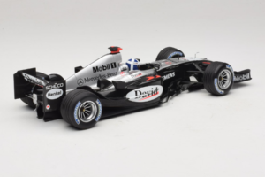 McLaren MP4/19 Mercedes D. Coulthard F1 2004 Minichamps 1:18 530041805 Metalli — kuva 2 / 7