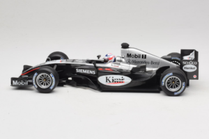 McLaren MP4/19 Mercedes K. Raikkonen F1 2004 Minichamps 1:18 530041806 Metalli — kuva 3 / 7