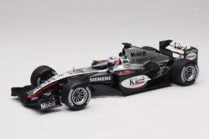 McLaren MP4/19 Mercedes K. Raikkonen F1 2004 Minichamps 1:18 530041806 Metalli