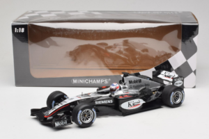 McLaren MP4/19 Mercedes K. Raikkonen F1 2004 Minichamps 1:18 530041806 Metalli — kuva 7 / 7
