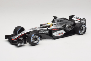 McLaren MP4/19 Mercedes L. Hamilton Autosport Young Driver Test Silverstone 2004 Minichamps 1:18 530044418 Metalli