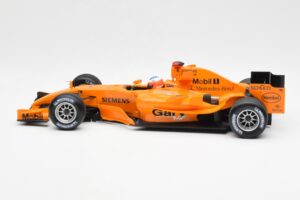 McLaren MP4-20 Mercedes G. Paffett Interim Test Car 2006 Minichamps 1:18 530061895 Metalli — kuva 3 / 6