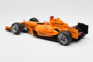 McLaren Mercedes MP4-20 G. Paffett F1 Test Car 2006 Minichamps 1:18 B66962342 Metalli — kuva 5 / 6