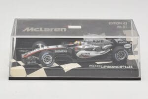 McLaren Mercedes MP4-20 #10 J-P. Montoya Race Car 2005 Minichamps 1:43 530054310 Metalli — kuva 5 / 5