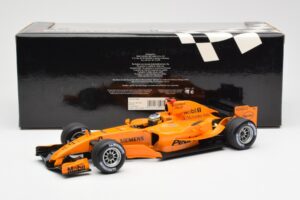 McLaren MP4-20 Mercedes P. de la Rosa Interim Test Car 2006 Minichamps 1:18 530061894 Metalli — kuva 6 / 6