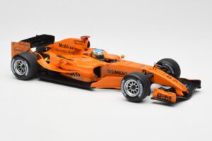 McLaren Mercedes MP4-20 P. de la Rosa F1 Test Car 2006 Minichamps 1:18 PEDRO001 Metalli — kuva 4 / 6