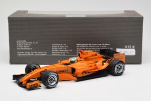 McLaren Mercedes MP4-20 P. de la Rosa F1 Test Car 2006 Minichamps 1:18 PEDRO001 Metalli — kuva 6 / 6