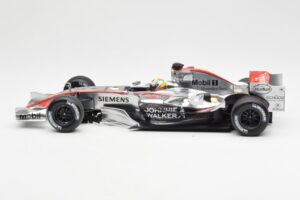 McLaren Mercedes MP4-21 #4 J.P. Montoya F1 2006 Minichamps 1:18 530061804 Metalli — kuva 3 / 6
