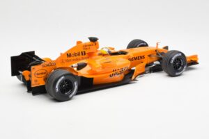 McLaren MP4-21 Mercedes #4 J.P. Montoya Interim Livery 2006 Minichamps 1:18 530061874 Metalli — kuva 2 / 6