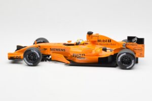 McLaren MP4-21 Mercedes #4 J.P. Montoya Interim Livery 2006 Minichamps 1:18 530061874 Metalli — kuva 3 / 6