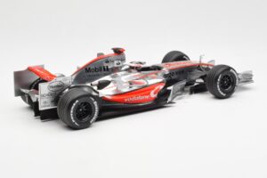McLaren MP4-21 Mercedes #4 J-P. Montoya Showcar 2006 Minichamps 1:18 MONTOYA002 Metalli — kuva 2 / 6