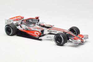 McLaren MP4-21 Mercedes #4 J-P. Montoya Showcar 2006 Minichamps 1:18 MONTOYA002 Metalli — kuva 4 / 6