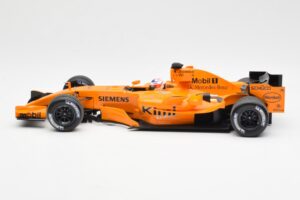 McLaren MP4-21 Mercedes #3 K. Raikkonen Interim Livery 2006 Minichamps 1:18 530061873 Metalli — kuva 3 / 6