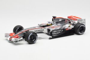 McLaren Mercedes MP4-21 P. de la Rosa F1 Showcar 2006 Minichamps 1:18 B66962346 Metalli