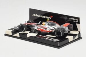 McLaren Mercedes MP4-22 #2 L. Hamilton Race Car 2007 Minichamps 1:43 530074302 Metalli — kuva 3 / 5