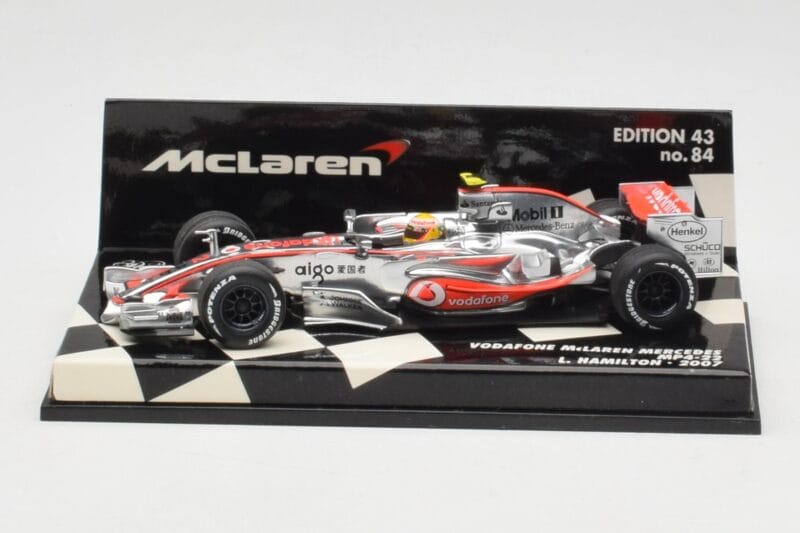 McLaren Mercedes MP4-22 #2 L. Hamilton Race Car 2007 Minichamps 1:43 530074302 Metalli