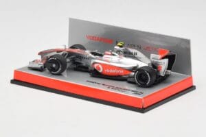 McLaren Mercedes MP4-24 #2 H. Kovalainen Race Car 2009 Minichamps 1:43 503094302 Metalli — kuva 3 / 5