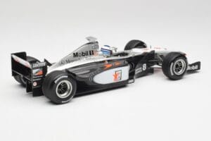 McLaren MP4/13 #8 M. Hakkinen F1 World Champion 1998 Minichamps 1:18 18690008 Metalli — kuva 2 / 7