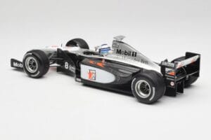 McLaren MP4/13 #8 M. Hakkinen F1 World Champion 1998 Minichamps 1:18 18690008 Metalli — kuva 5 / 7