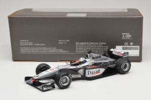 McLaren MP4-15 #2 D. Coulthard F1 2000 Minichamps 1:18 B66962118 Metalli — kuva 6 / 6