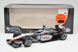 McLaren MP4-16 #4 M. Häkkinen F1 2001 Hot Wheels 1:18 50198 Metalli — kuva 6 / 6