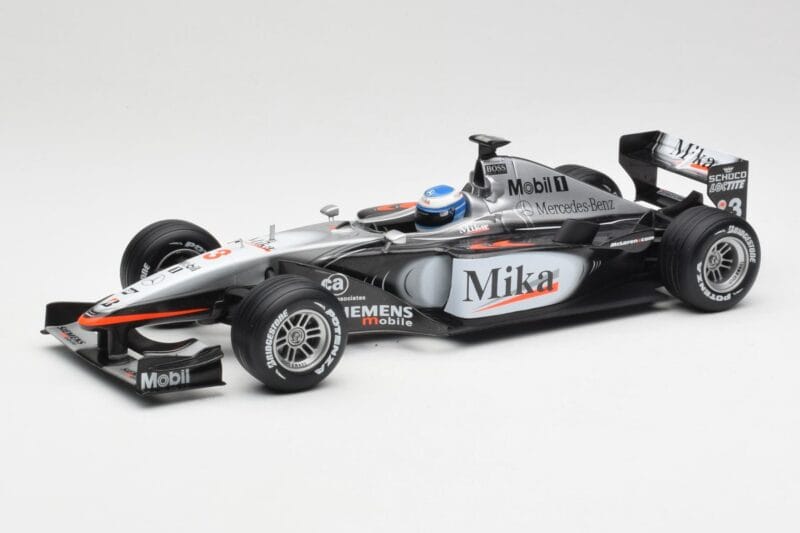 McLaren MP4-16 #4 M. Häkkinen F1 2001 Hot Wheels 1:18 50198 Metalli